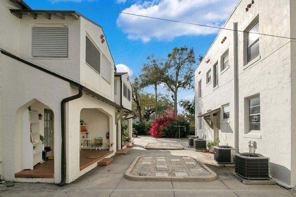 Lake Eola Heights Apartments