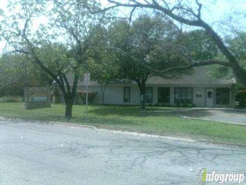Vannessa-Em Salinas, MD - WellMed