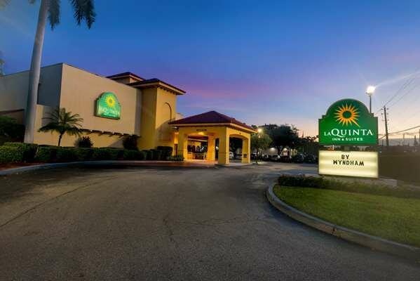 La Quinta Inn & Suites by Wyndham FT Lauderdale Cypress CR