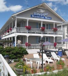 Sandpiper Beachfront Motel