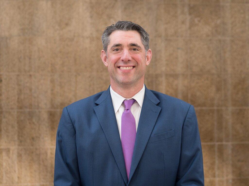 Merrill Lynch Financial Advisor Carson McCaw