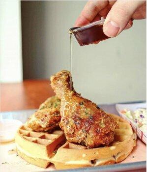 Cluck Clucks Chicken & Waffles