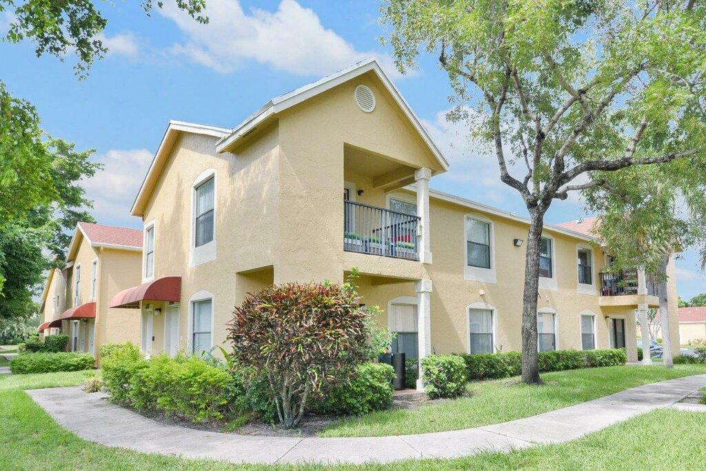 Savannah Place Apartments & Townhomes