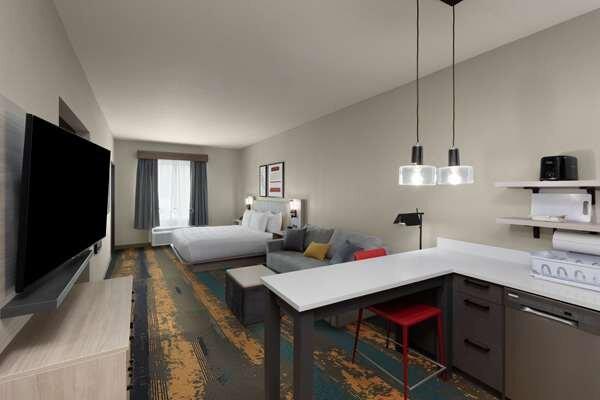 La Quinta Inn & Suites by Wyndham Desoto