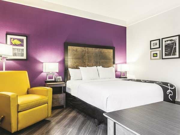 La Quinta Inn & Suites by Wyndham Shreveport Airport