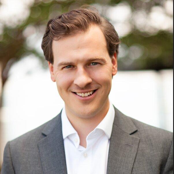 Merrill Lynch Financial Advisor Maxwell Binner