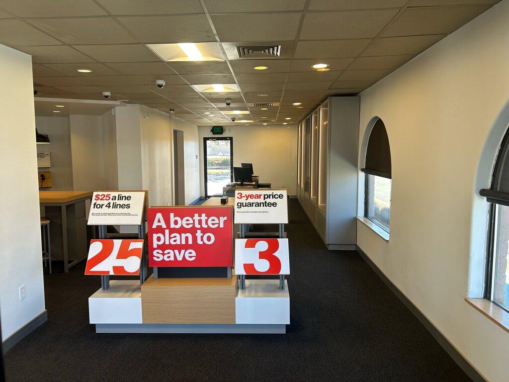 Russell Cellular-Verizon Authorized Retailer