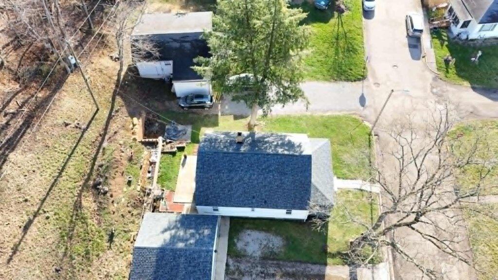 Clark's Straight Line Roofing & Gutter