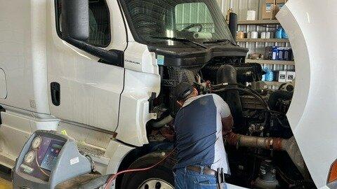 R2 Truck & Trailer, LLC