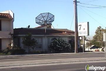 7 Crowns Motel