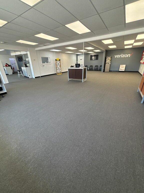 Russell Cellular-Verizon Authorized Retailer