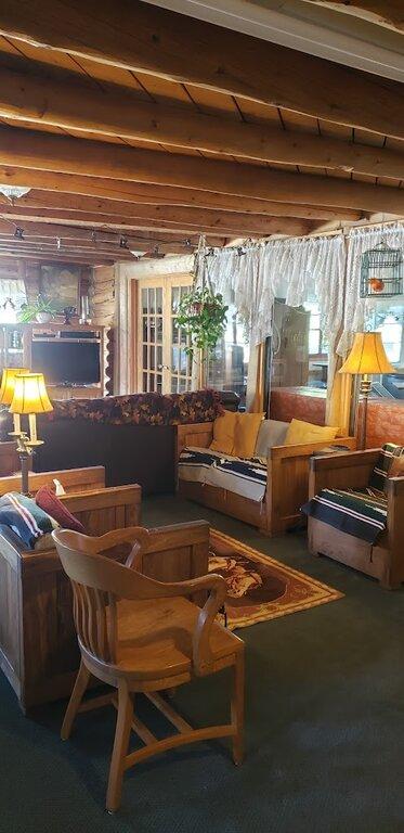 Allenspark Lodge B & B