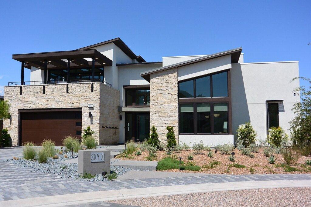 Julienne Vernetti, RLTR - Signature Real Estate Group-N Grand Montecito