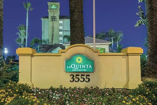 La Quinta Inn & Suites by Wyndham Ontario Airport