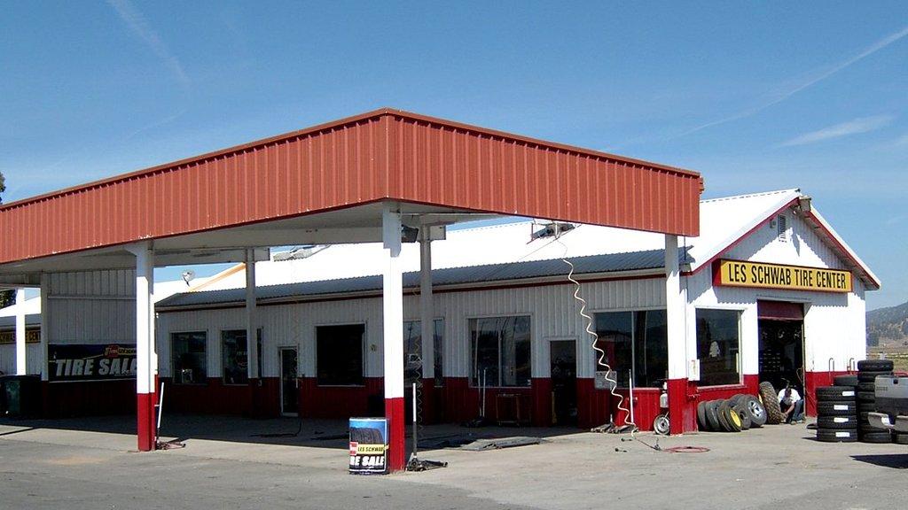 Les Schwab Tire Center