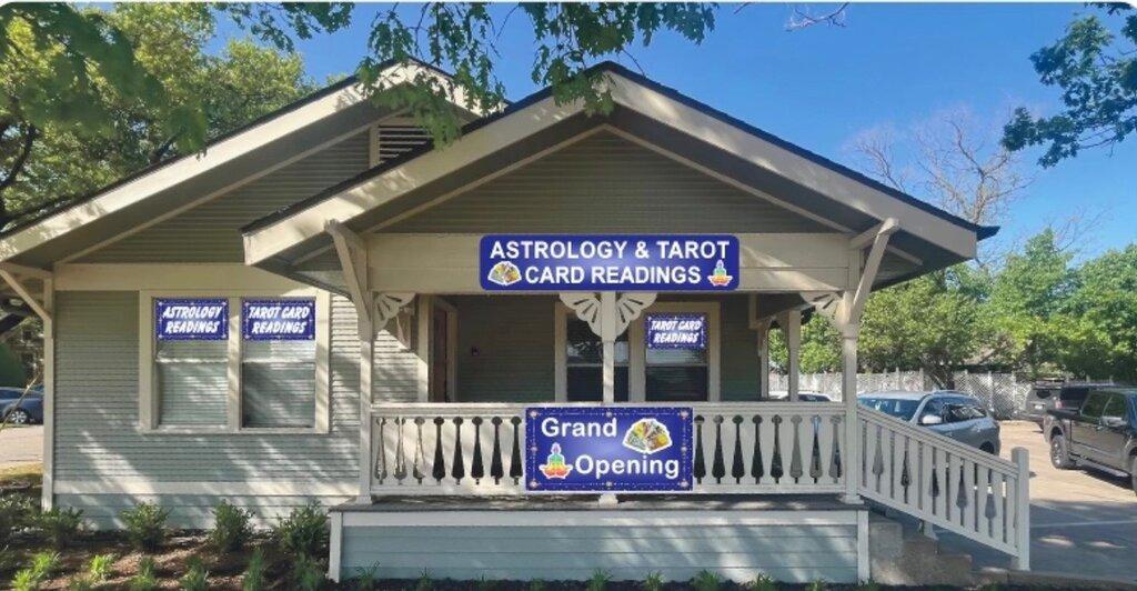 Astrology & Tarot Card Readings