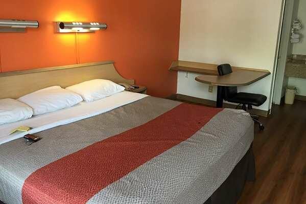 Travelodge by Wyndham San Antonio Lackland AFB North