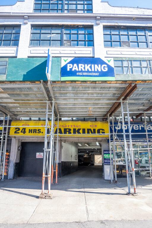 Centerpark Broadway Parking Garage