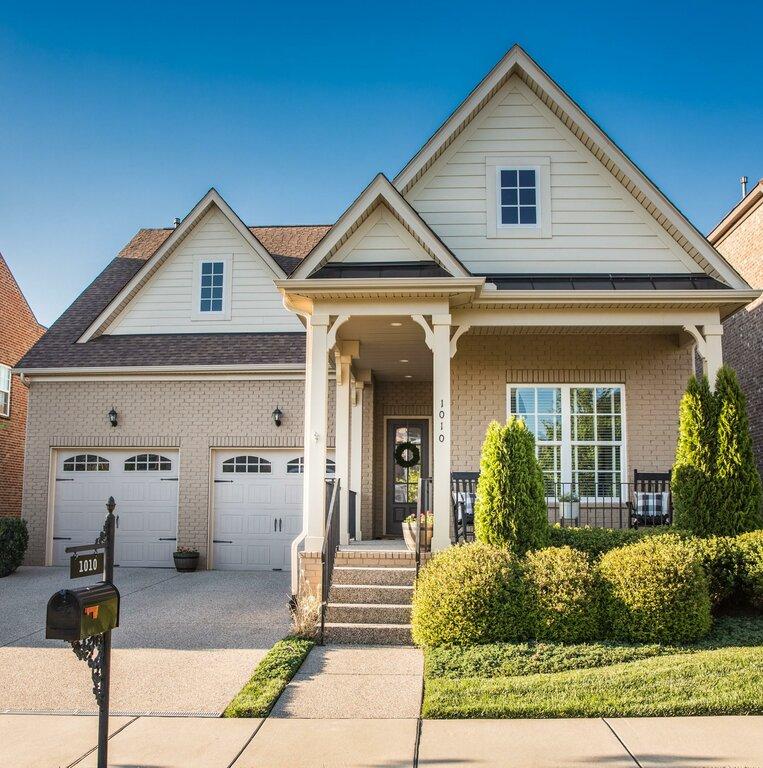 Mary Brown Realtor-Parks Realty