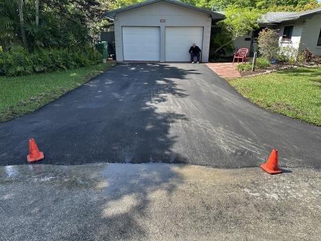 Top Right Paving LLC