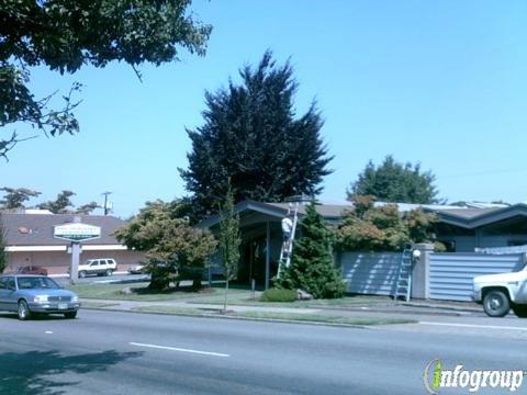 Howell, Edwards, Doerksen with Rigdon-Ransom Funeral Directors