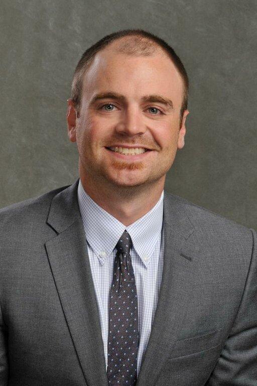 Edward Jones-Financial Advisor: Devin E Knapp