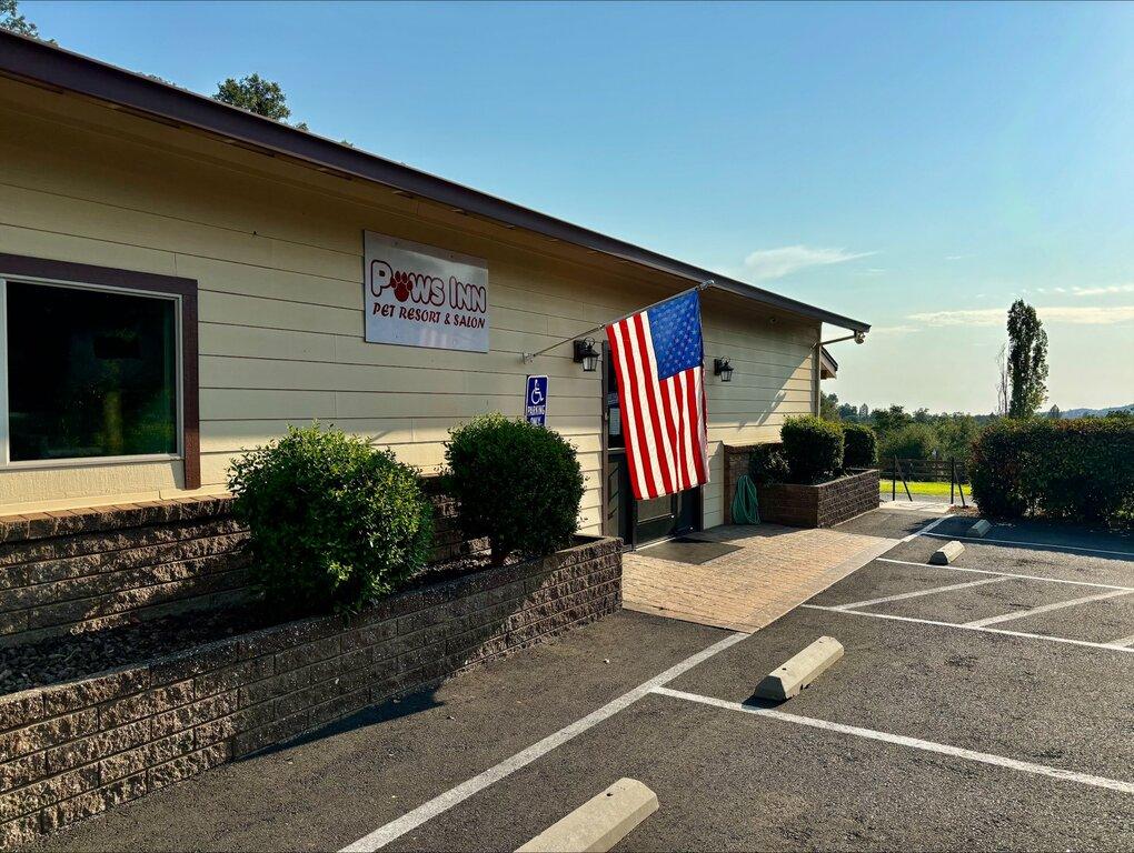 Mono Way Veterinary Hospital