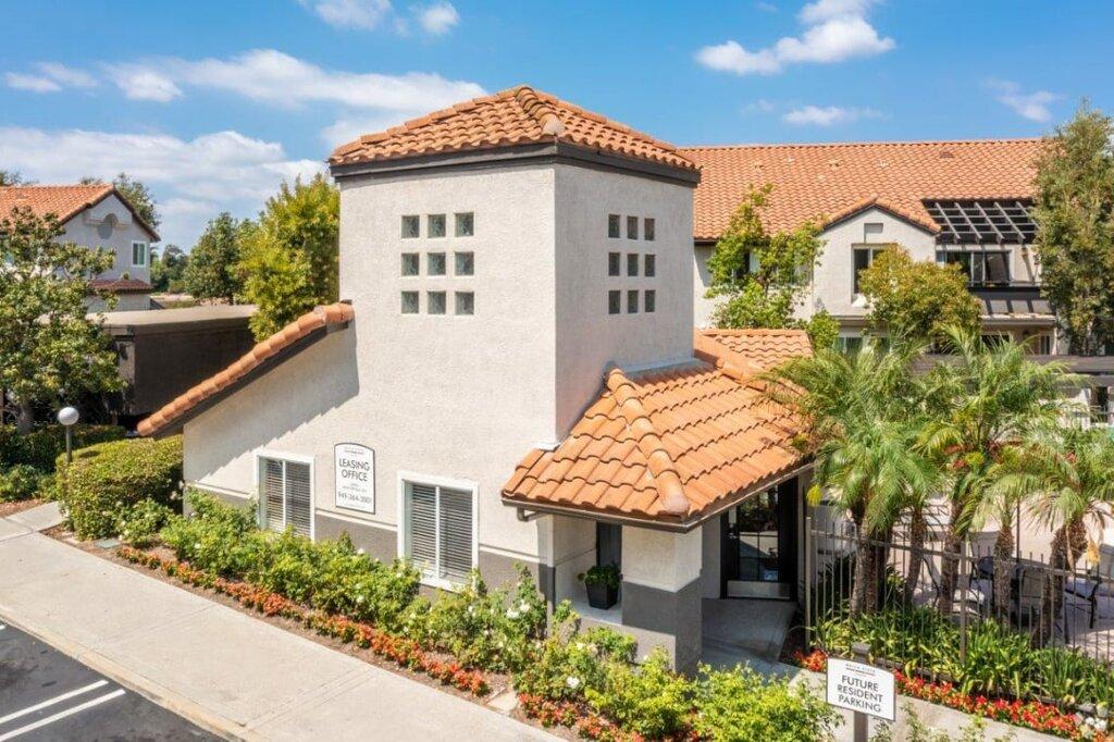 Bella Vista Apartments