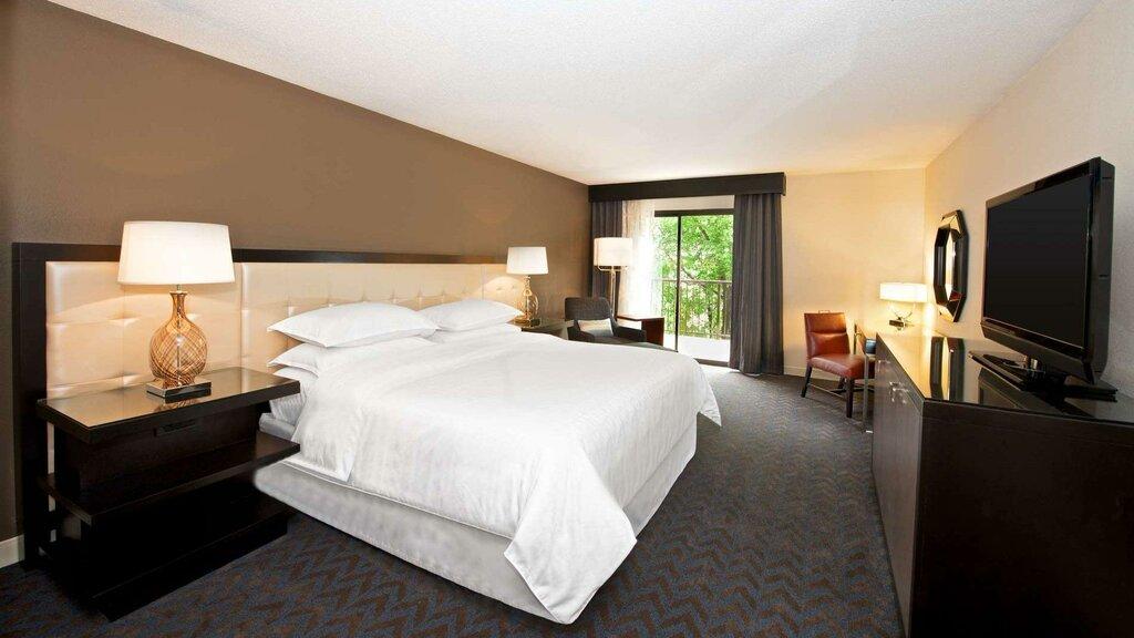 Sheraton Minneapolis West Hotel