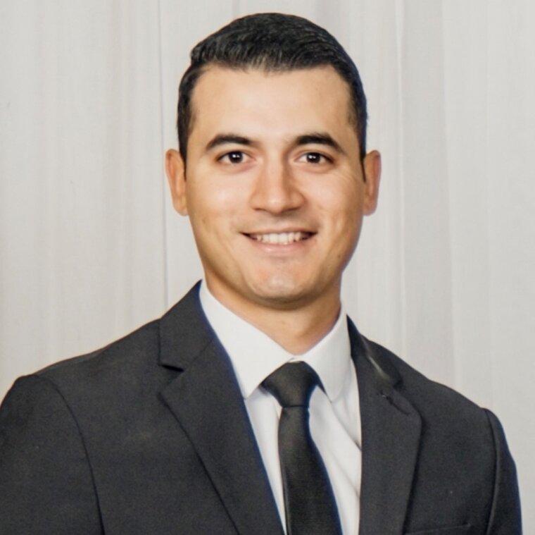 Merrill Lynch Financial Advisor Daniel Olivares