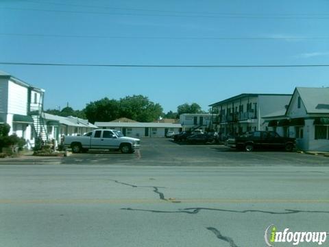 Lester Motor Inn