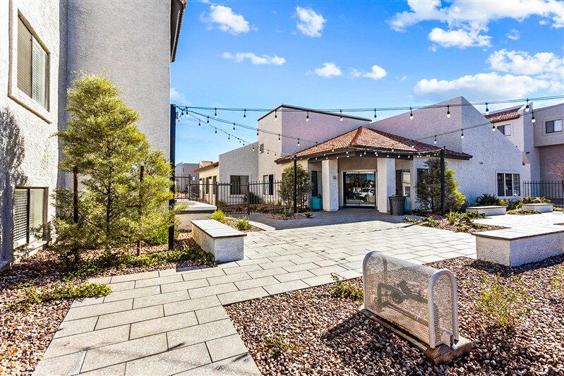 Paseo On University by Avenue5 Residential