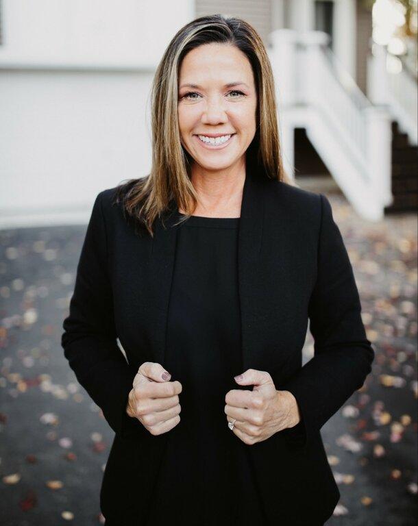 Julie Doolittle REALTOR - Edina Realty