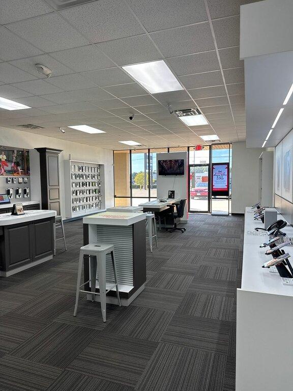 Russell Cellular-Verizon Authorized Retailer