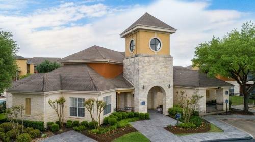 Crossroads Ranch Apartments