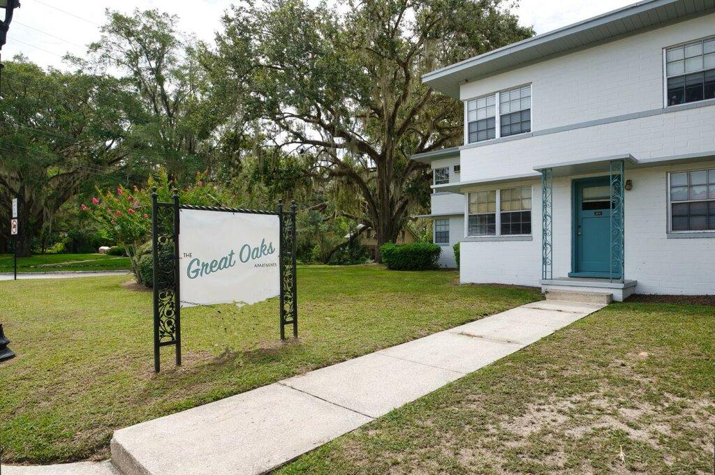 Great Oaks Apartments