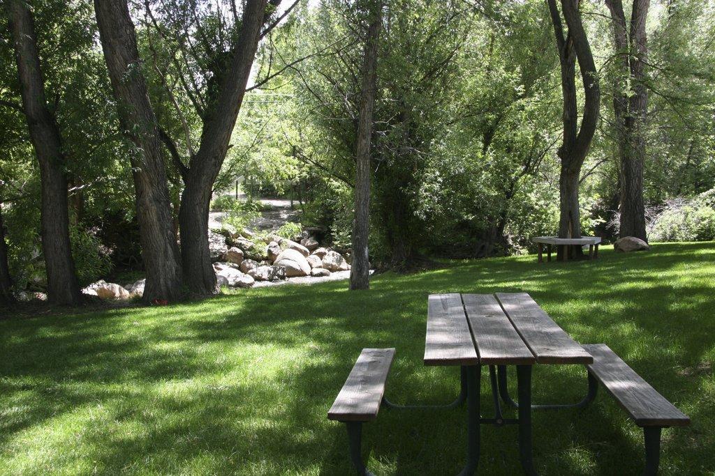 Cheyenne Creek Luxury Apartment Homes