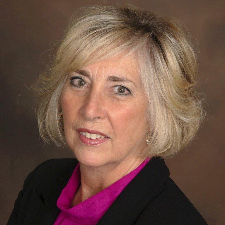 Edward Jones-Financial Advisor: Diane J Hennekey