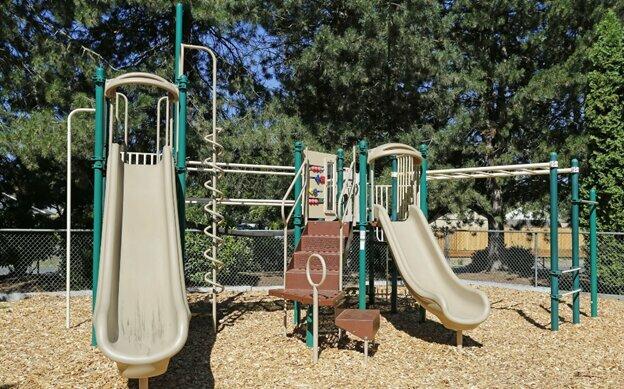 Willow Creek Apartments