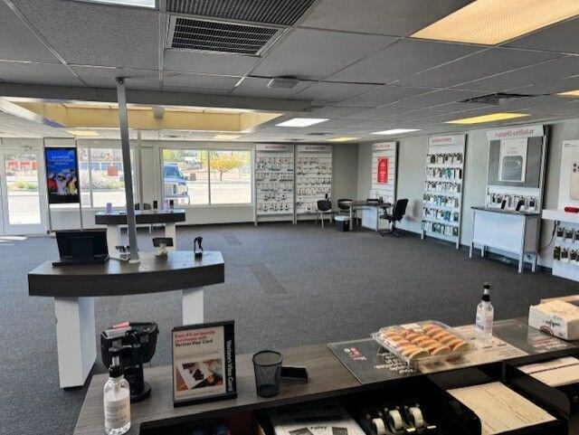 Russell Cellular-Verizon Authorized Retailer