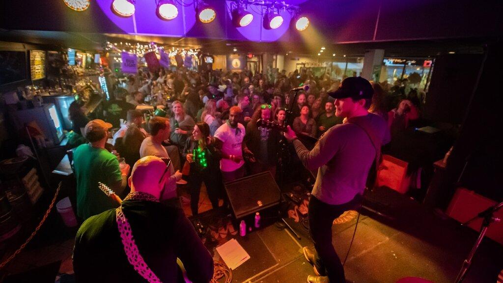 Clubhouse Sports Bar & Grill