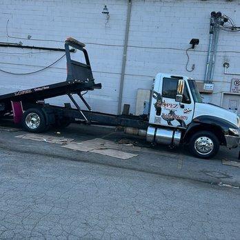 Lopez Towing