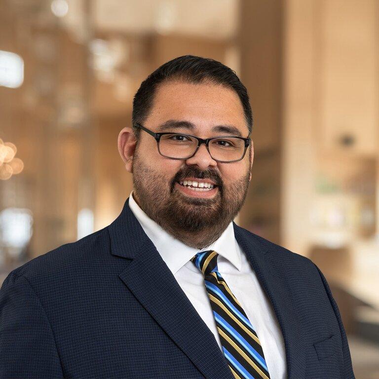 Merrill Lynch Financial Advisor Louie Vargas