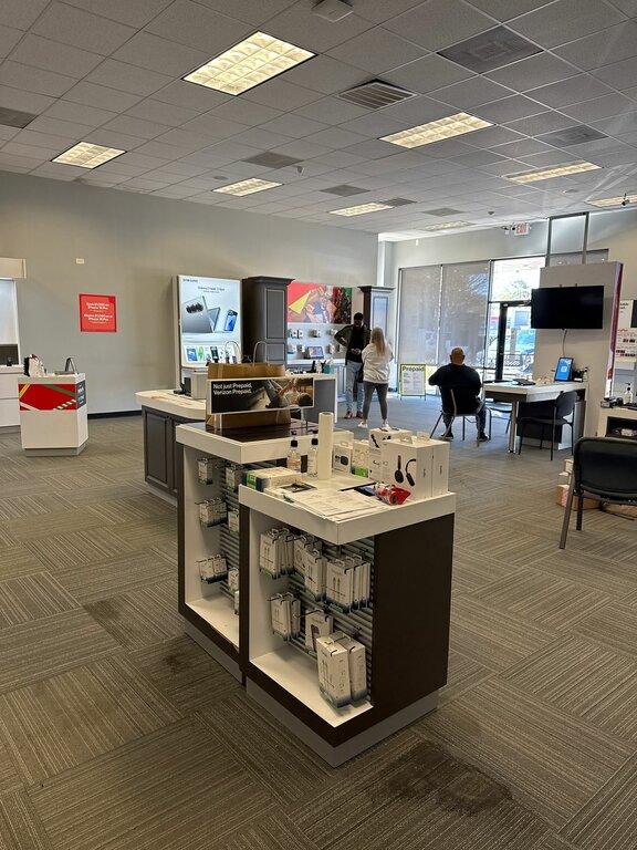 Russell Cellular-Verizon Authorized Retailer