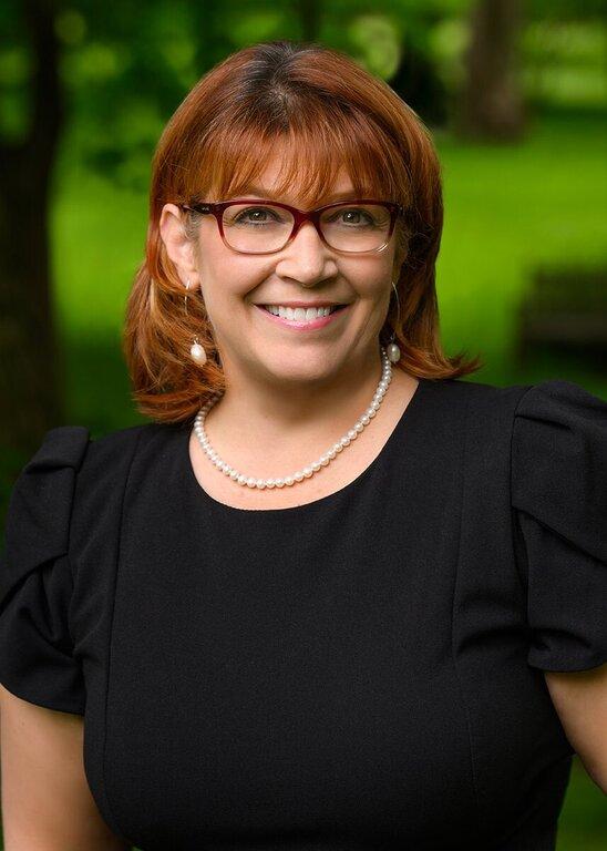 Merrill Lynch Financial Advisor Holly Thompson