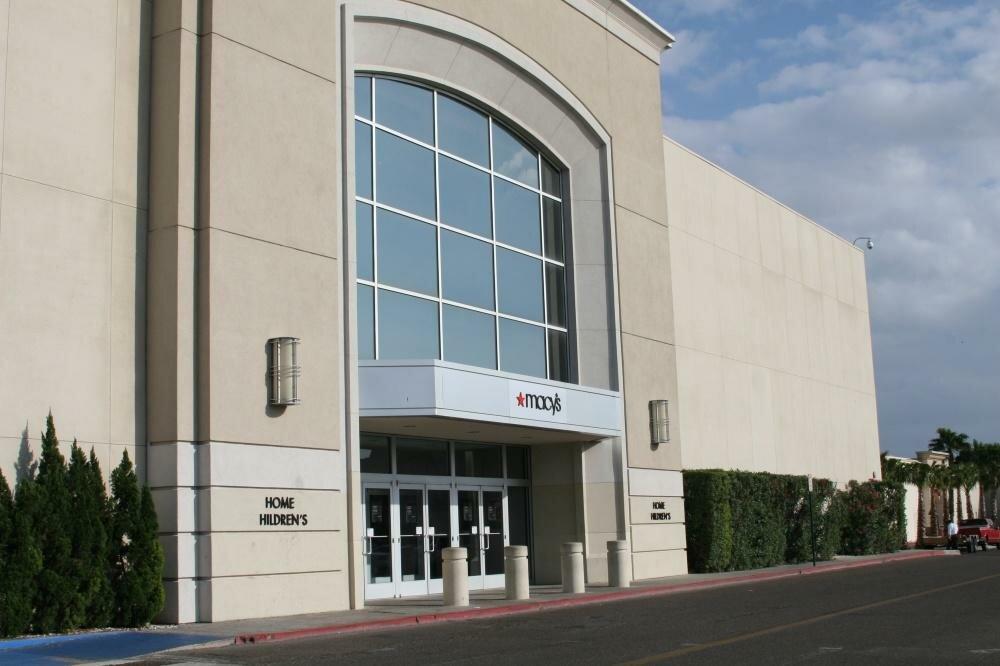 La Plaza Mall, A Simon Property