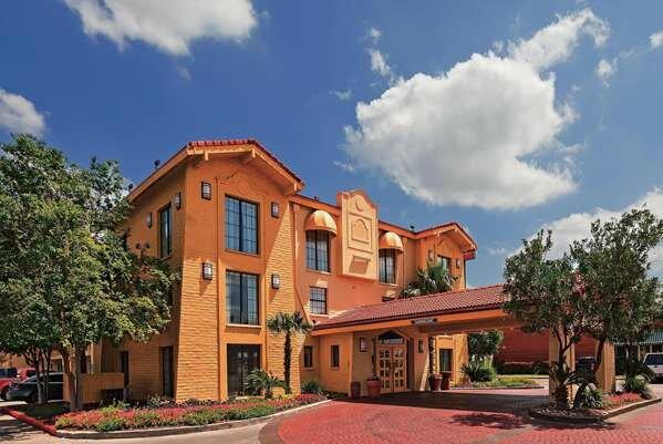 Super 8 By Wyndham San Antonio Near SeaWorld Ingram Park