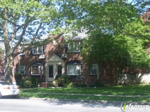 Gordon Berg, DPM - Windsor Park Family Foot Care