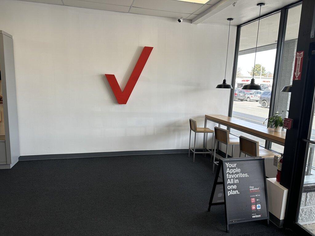 Russell Cellular-Verizon Authorized Retailer