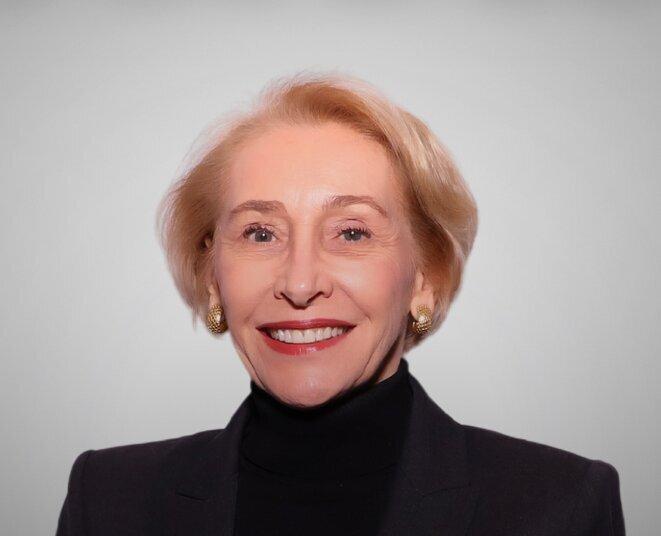 Merrill Lynch Financial Advisor Anne De Louvigny Stone